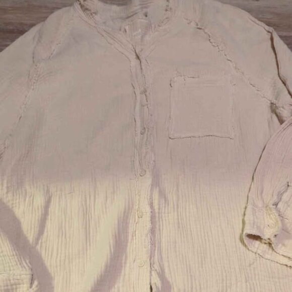 AERIE OVERSIZED GAUZE BUTTON-UP size medium - Picture 1 of 5
